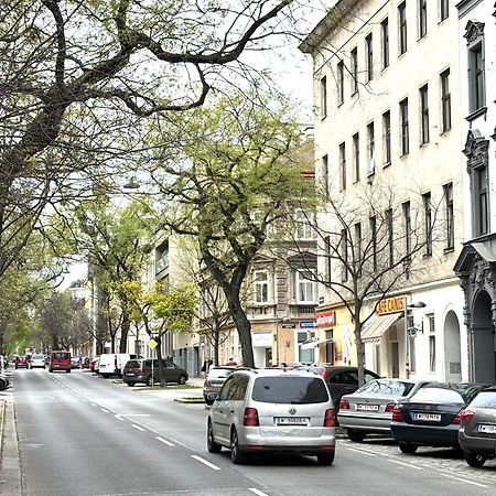 Traumhafte Wohnung Fuer 3, Grosszuegig, Walk In Dusche Vienna Esterno foto