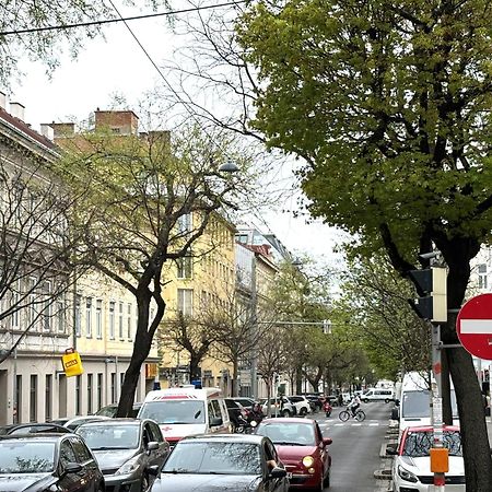 Traumhafte Wohnung Fuer 3, Grosszuegig, Walk In Dusche Vienna Esterno foto